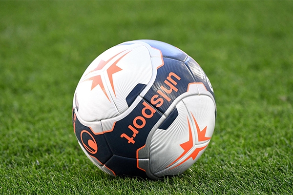 Uhlsport, Equipement football - Ballon - Avantage sport Uhlsport, Equipement football - Ballon - Avantage sport